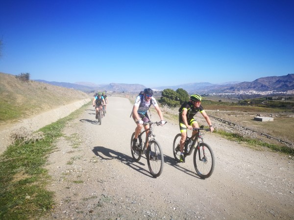 singletracks-en-mooie-ruime-paden-in-spanje-op-de-mountainbike-Bikekick